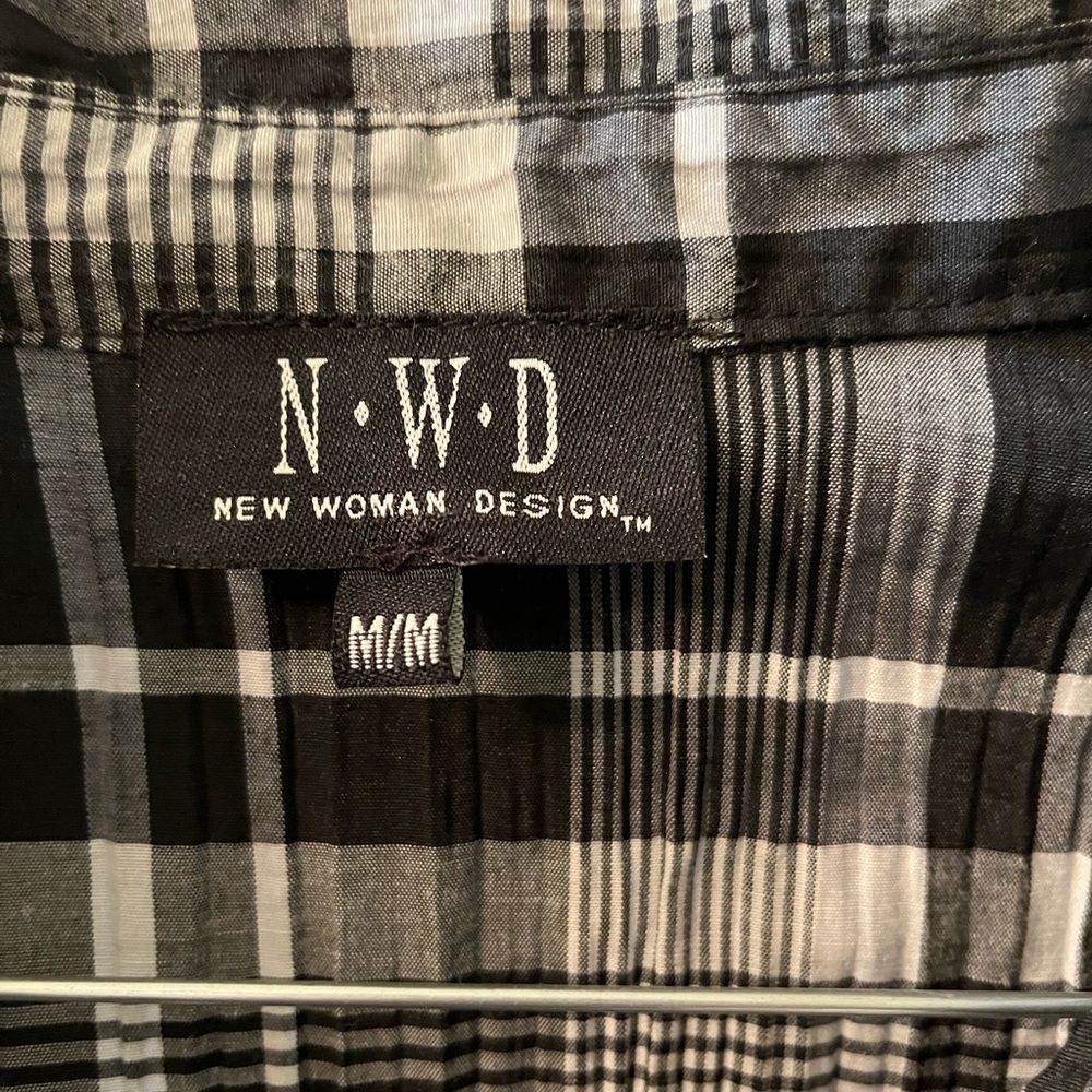 Black and White Plaid Button Down Shirt - Picture 3 of 5